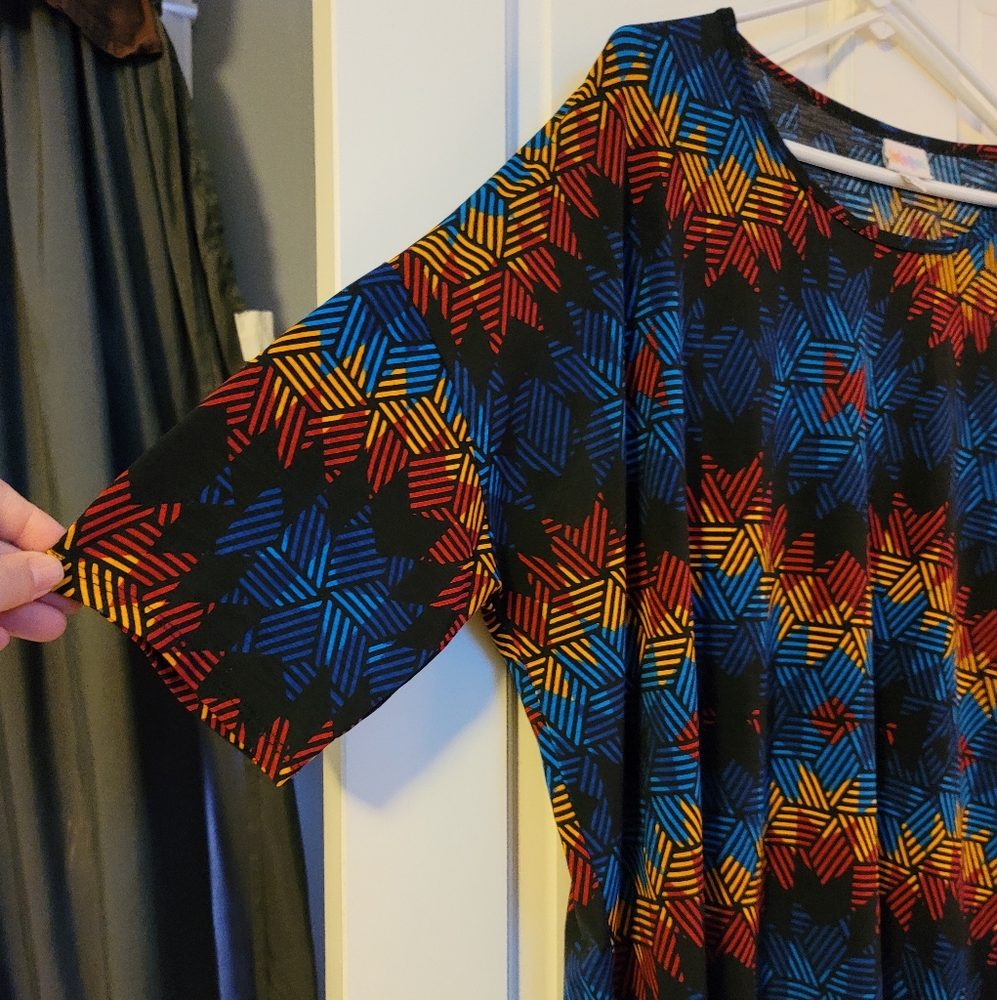 XL Lularoe top